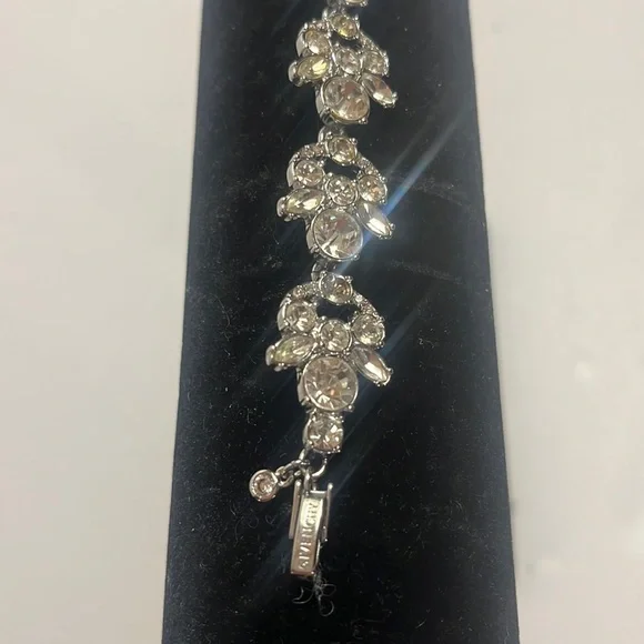 Vintage GIVENCHY rhinestone bracelet 💕 - Picture 4 of 7